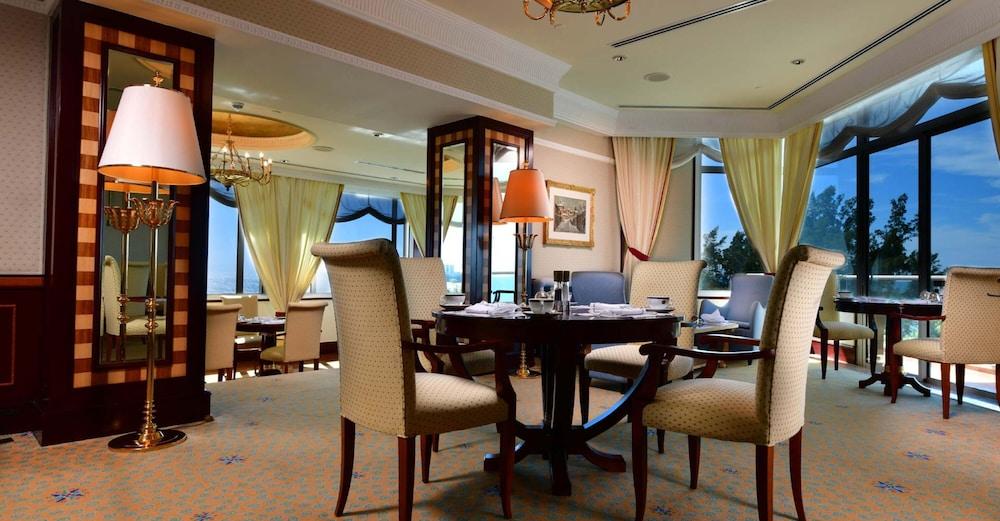 Empire Hotel And Country Club Brunei Bandar Seri Begawan Exteriér fotografie